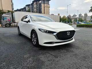 2022 Mazda 3 Axela IV (BP), белый, 1318004 рублей, вид 3