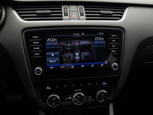 2017 Skoda Octavia III (A7) Рестайлинг, белый, 2120000 рублей - вид 18