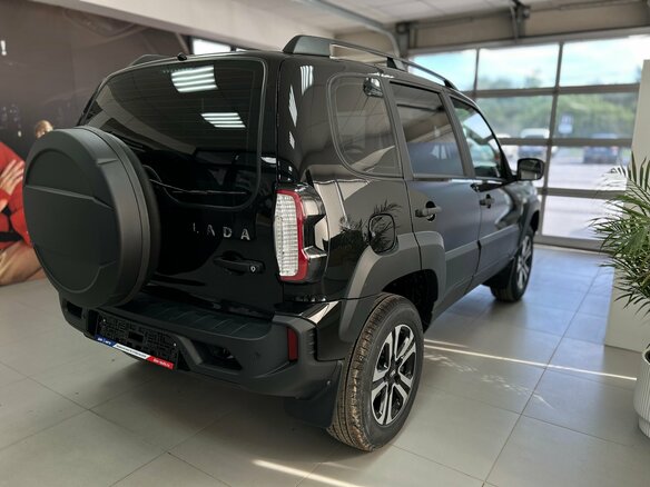 2026 Lada (ВАЗ) Niva Travel I Рестайлинг, чёрный - вид 3