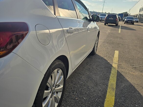 2011 Opel Astra J, белый, 800000 рублей - вид 11