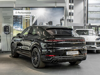 2026 Porsche Cayenne Coupé III Рестайлинг, чёрный, 17299000 рублей, вид 4