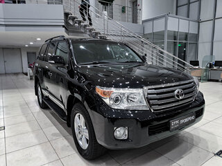 2015 Toyota Land Cruiser 200 Series Рестайлинг 1, чёрный, 4650000 рублей, вид 3