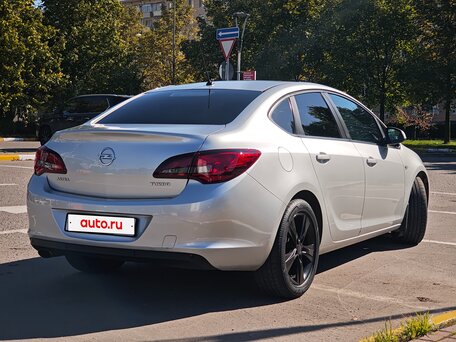 2013 Opel Astra J Рестайлинг, серебристый, 830000 рублей, вид 1
