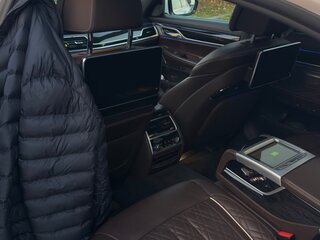 2020 BMW 7 серии Long 740Li xDrive VI (G11/G12) Рестайлинг, белый, 7200000 рублей, вид 3