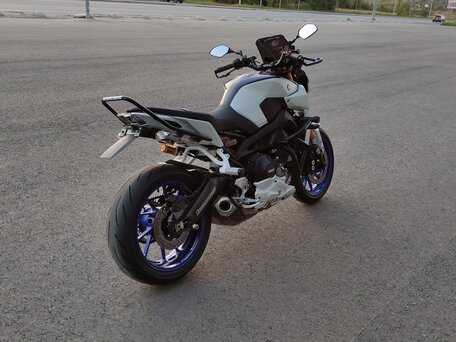 2018 Yamaha MT-09 (FZ-09), белый, 800000 рублей, вид 3