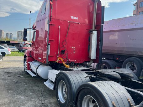2003 Freightliner Columbia, красный, 1400000 рублей, вид 3