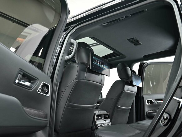 2023 Toyota Land Cruiser 300 Series, чёрный, 9900000 рублей - вид 9
