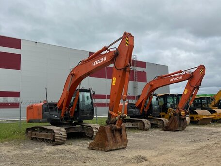 2021 Hitachi ZX200, оранжевый, 8200000 рублей, вид 5