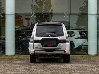2014 Mitsubishi Pajero IV Рестайлинг 1, белый, 2145000 рублей, вид 5