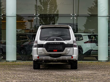 2014 Mitsubishi Pajero IV Рестайлинг 1, белый, 2145000 рублей, вид 5