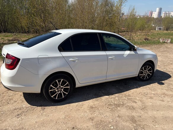 2018 Skoda Rapid I Рестайлинг, белый, 960000 рублей - вид 17