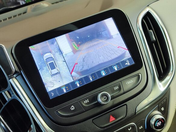 2020 Chevrolet Equinox III, оранжевый, 1900000 рублей - вид 9
