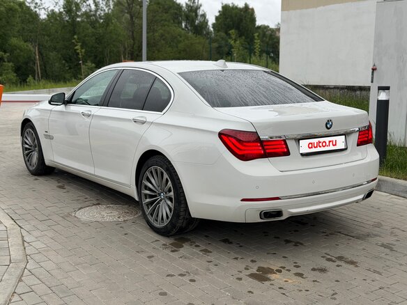 2013 BMW 7 серии 740d xDrive V (F01/F02/F04) Рестайлинг, белый, 2088000 рублей - вид 4