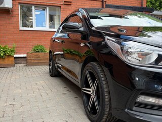 2018 Hyundai Solaris II, чёрный, 1400000 рублей, вид 2
