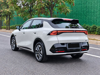 2026 Changan Qiyuan Q05 51.9 kWh II, серебристый, 2190000 рублей, вид 3