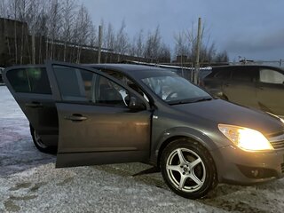 2008 Opel Astra H Рестайлинг, серый, 450000 рублей, вид 1