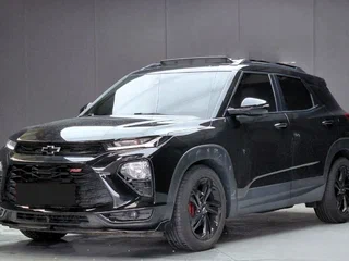 2023 Chevrolet TrailBlazer III Рестайлинг, чёрный, 2350900 рублей, вид 1