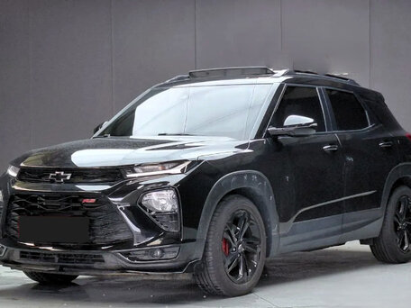 2023 Chevrolet TrailBlazer III Рестайлинг, чёрный, 2350900 рублей, вид 1