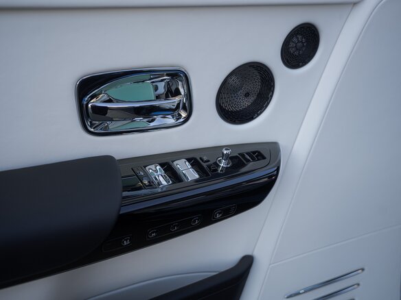 2026 Rolls-Royce Phantom Extended VIII Рестайлинг (Series II), чёрный, 86000000 рублей - вид 18