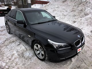 2008 BMW 5 серии 520i V (E60/E61) Рестайлинг, чёрный, 1100000 рублей, вид 4