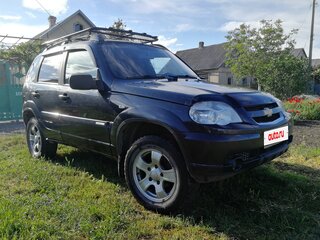 2011 Chevrolet Niva I Рестайлинг, чёрный, 640000 рублей, вид 1