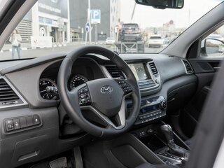 2018 Hyundai Tucson III, белый, 2218000 рублей, вид 5
