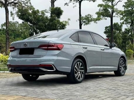 2023 Volkswagen Lavida III Рестайлинг, серый, 1500000 рублей, вид 5