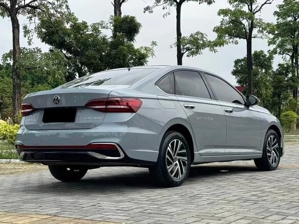 2023 Volkswagen Lavida III Рестайлинг, серый, 1500000 рублей - вид 4