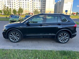 2019 Volkswagen Tiguan II, чёрный, 2150000 рублей, вид 4