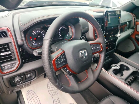 2024 Ram 1500 Crew Cab V Рестайлинг, чёрный, 8461000 рублей - вид 5