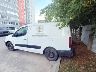 2011 Peugeot Partner II, белый, 700000 рублей, вид 3