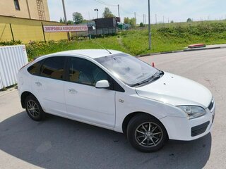 2007 Ford Focus II Рестайлинг, белый, 300000 рублей, вид 3