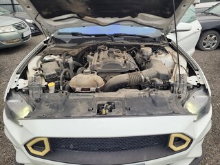2018 Ford Mustang VI Рестайлинг, белый, 2390000 рублей, вид 5