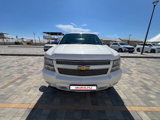 2013 Chevrolet Tahoe 6AT III, белый, 2200000 рублей, вид 2