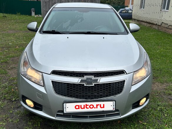 2011 Chevrolet Cruze I, серебристый, 350000 рублей