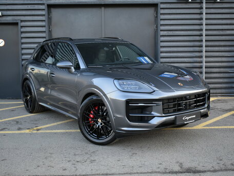 2025 Porsche Cayenne GTS III Рестайлинг, серый, 21500000 рублей, вид 4