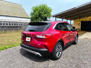 2020 Ford Escape IV, красный, 1950000 рублей, вид 4