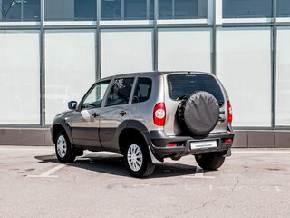 2018 Chevrolet Niva I Рестайлинг, коричневый, 700000 рублей, вид 5