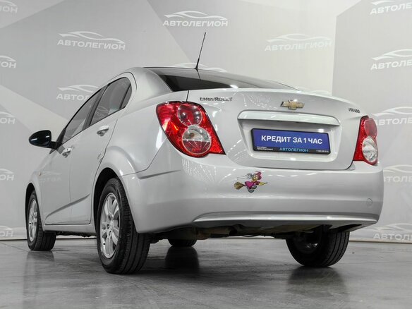 2014 Chevrolet Aveo II, серебристый, 550000 рублей - вид 20