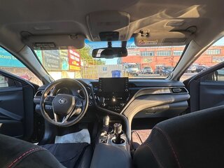 2021 Toyota Camry VIII (XV70) Рестайлинг, чёрный, 3500000 рублей, вид 5