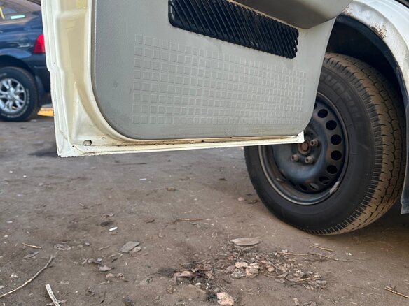 2001 Volkswagen Transporter, белый, 800000 рублей - вид 11