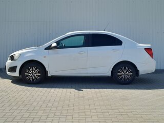 2014 Chevrolet Aveo II, белый, 749000 рублей, вид 5