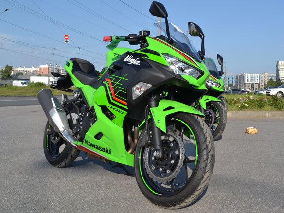 2024 Kawasaki Ninja 400, зелёный, 700000 рублей