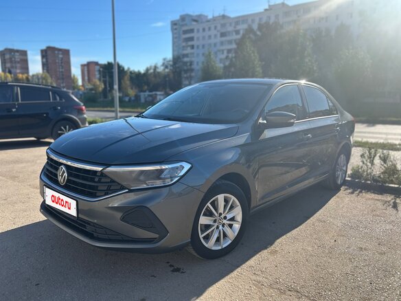 2020 Volkswagen Polo VI, серый, 1880000 рублей - вид 2