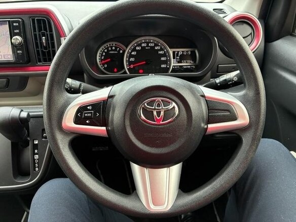 2017 Toyota Passo III, красный, 730000 рублей - вид 21