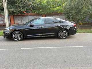 2021 Kia K5 III, чёрный, 2950000 рублей, вид 1