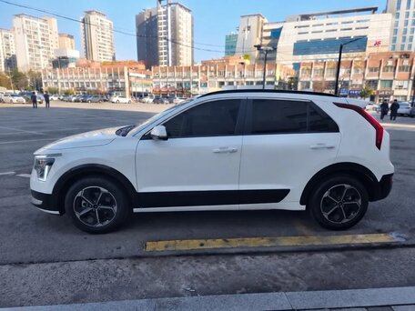 2022 Kia Niro II, белый, 1911000 рублей, вид 3