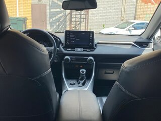 2021 Toyota RAV4 V (XA50), белый, 3750000 рублей, вид 4