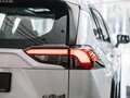 2025 Toyota RAV4 V (XA50), белый - вид 6