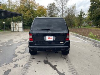 1999 Mercedes-Benz M-Класс 320 I (W163), чёрный, 650000 рублей, вид 3